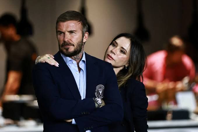 Eis-jogador futeból David Beckham ho nia espoza Vitoria Becham