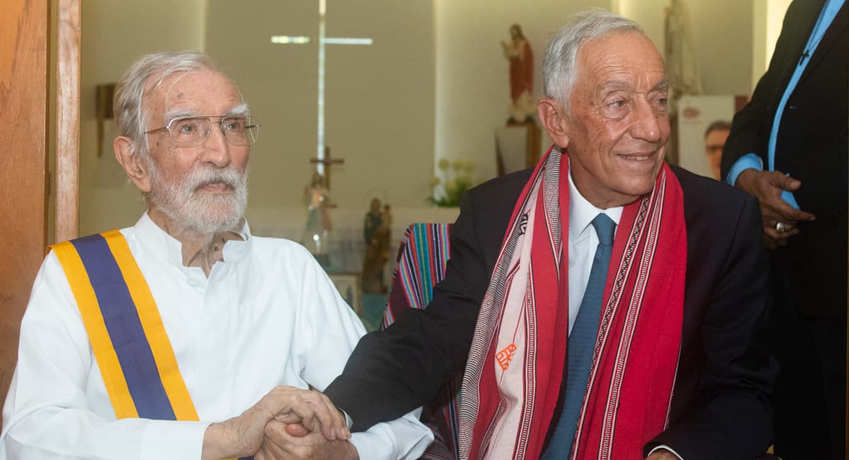 Padre João Felgueiras Sai Simbolu Promosaun Lian Portugéz iha Timor-Leste