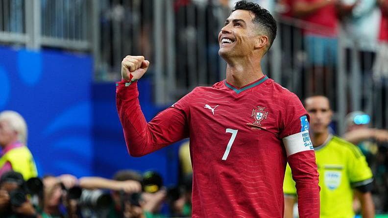 Cristiano Ronaldo: Labarik Ne’ebé Hein Hambúrguer Nia Restu Iha McDonald Transforma An Sai Icon Global